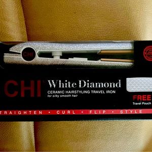 NEW CHI STRAIGHTENER WITH TRAVEL POUCH